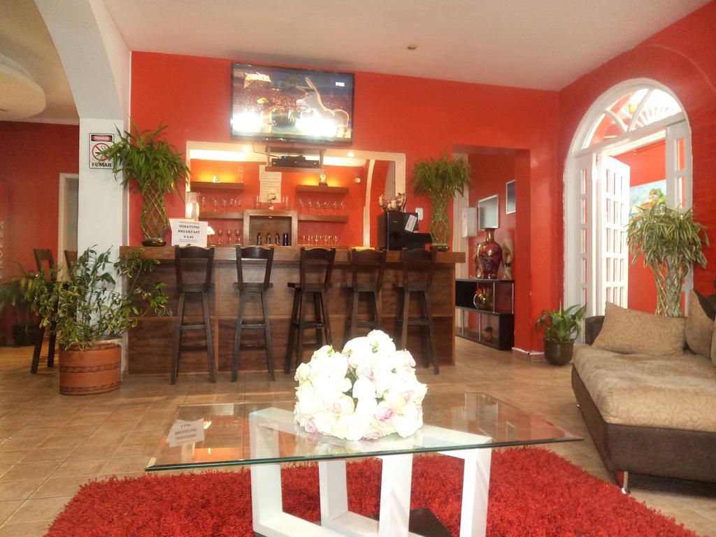 Hostal Imperial Quito Exterior photo
