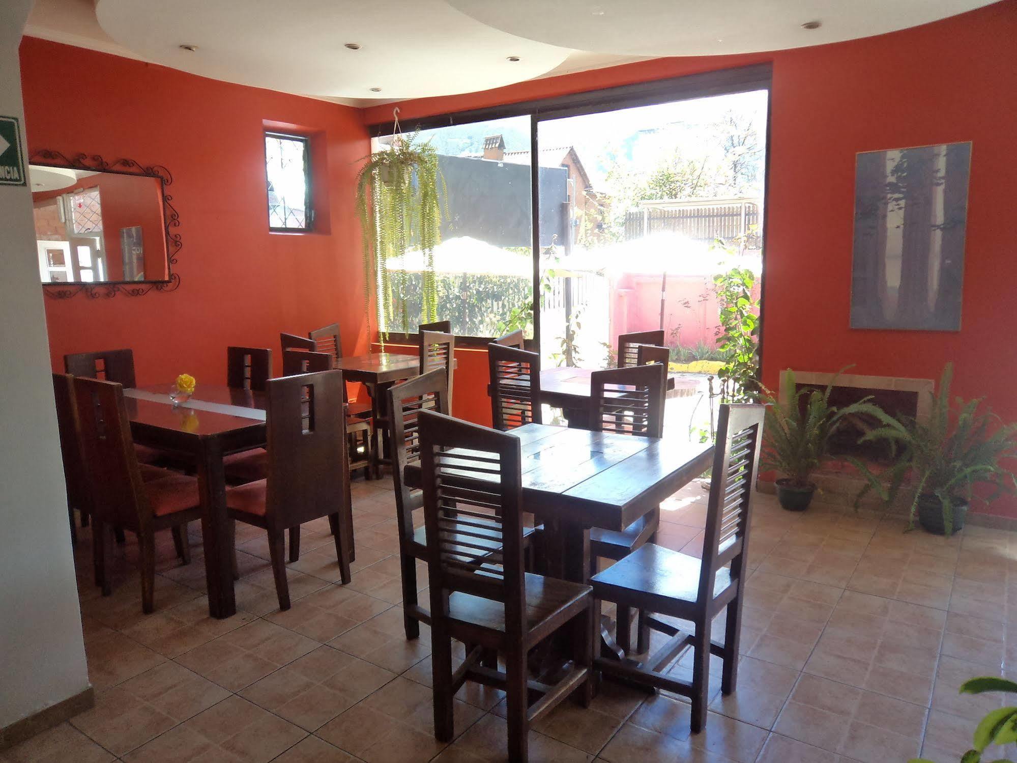 Hostal Imperial Quito Exterior photo