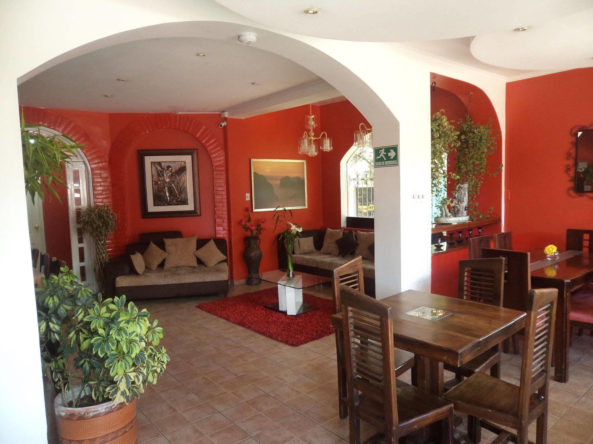 Hostal Imperial Quito Exterior photo