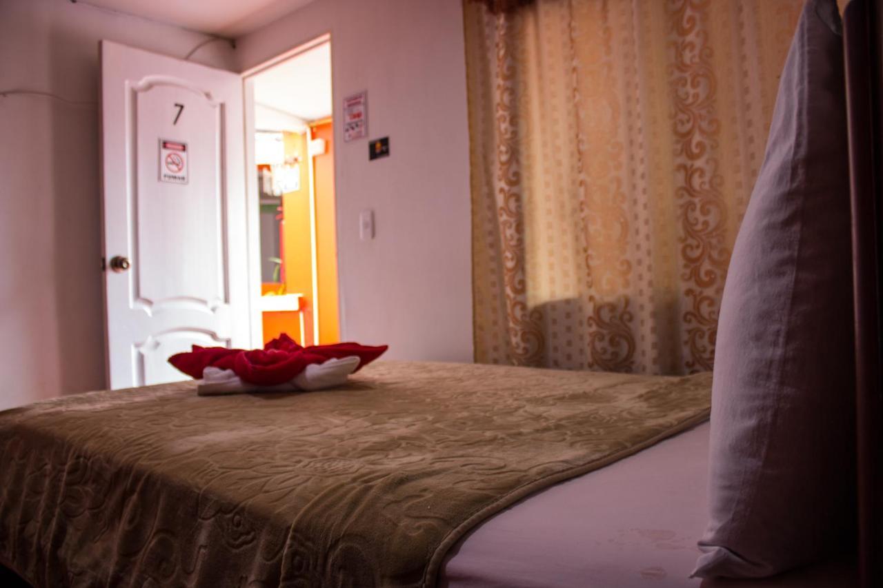 Hostal Imperial Quito Exterior photo