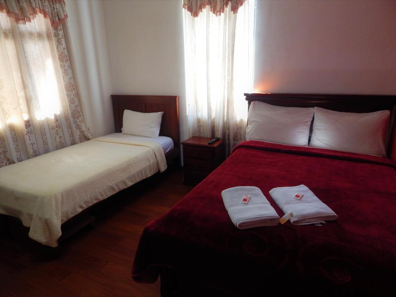 Hostal Imperial Quito Exterior photo