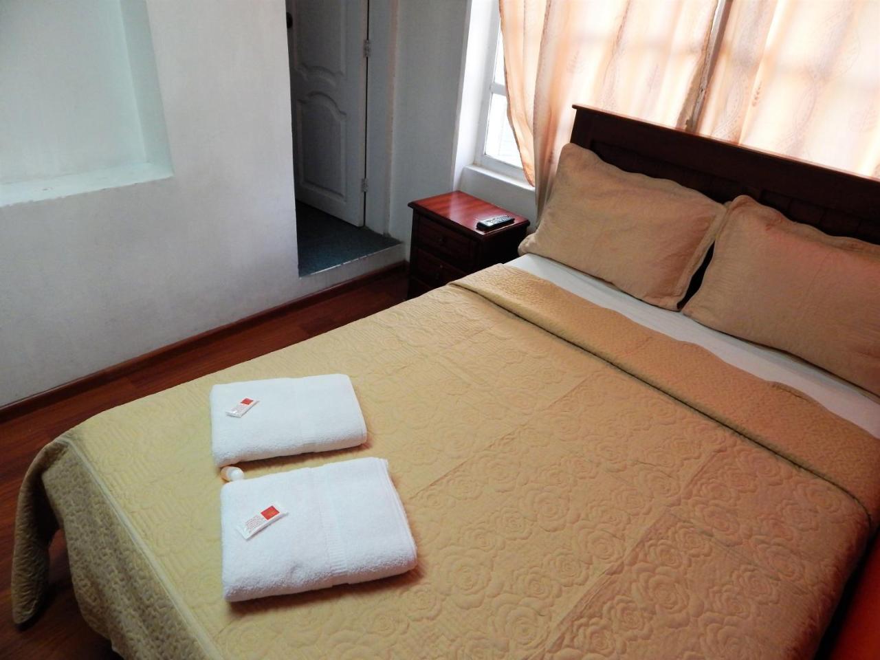 Hostal Imperial Quito Exterior photo