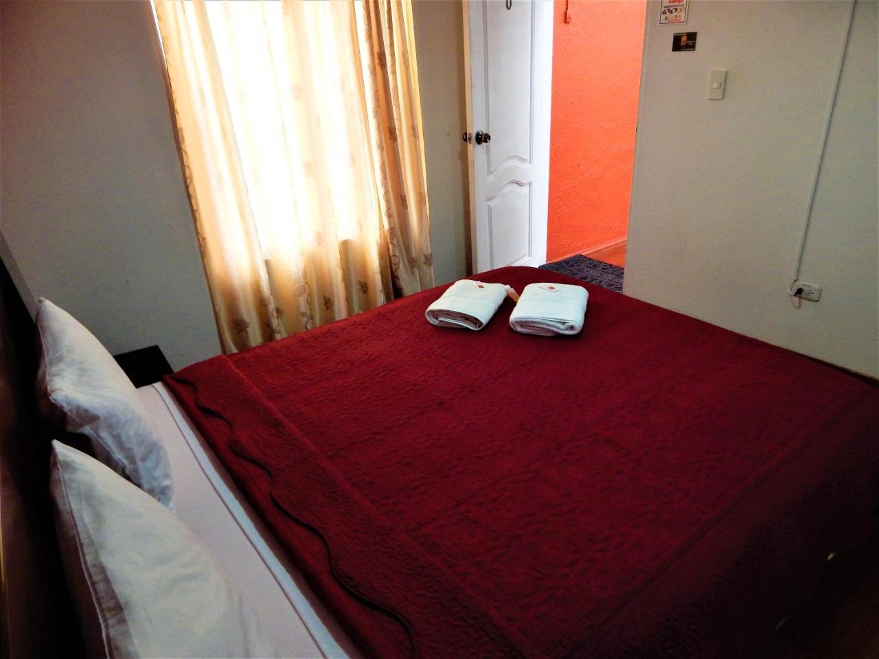 Hostal Imperial Quito Exterior photo