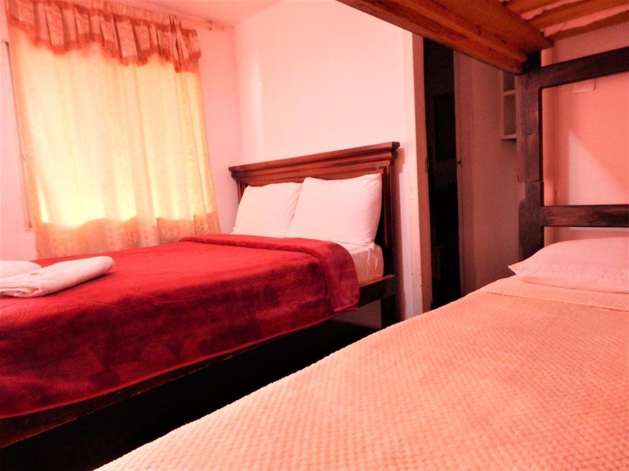 Hostal Imperial Quito Exterior photo