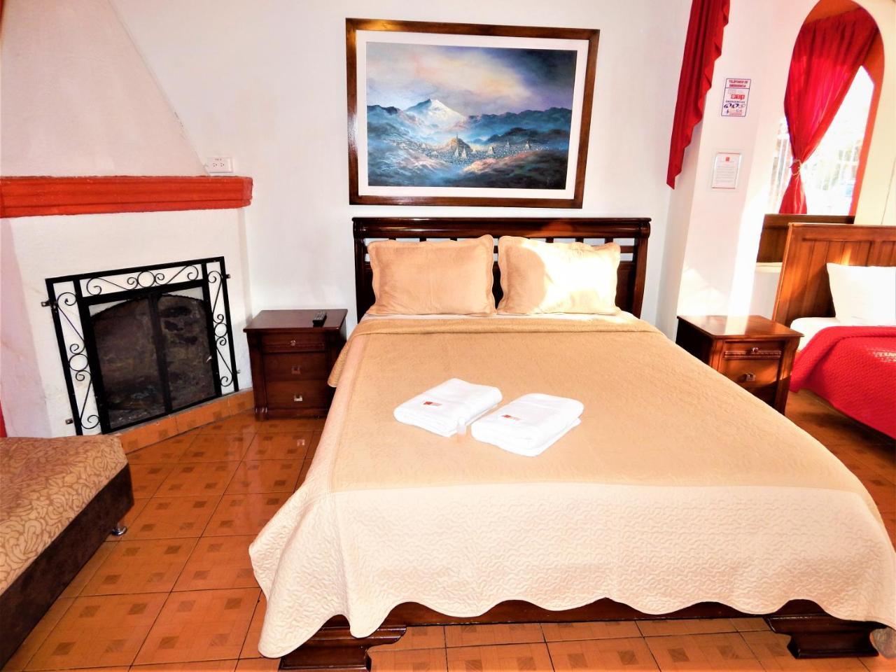 Hostal Imperial Quito Exterior photo