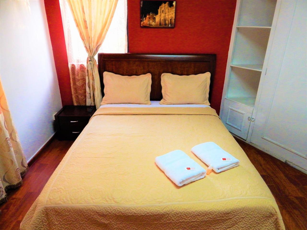 Hostal Imperial Quito Exterior photo