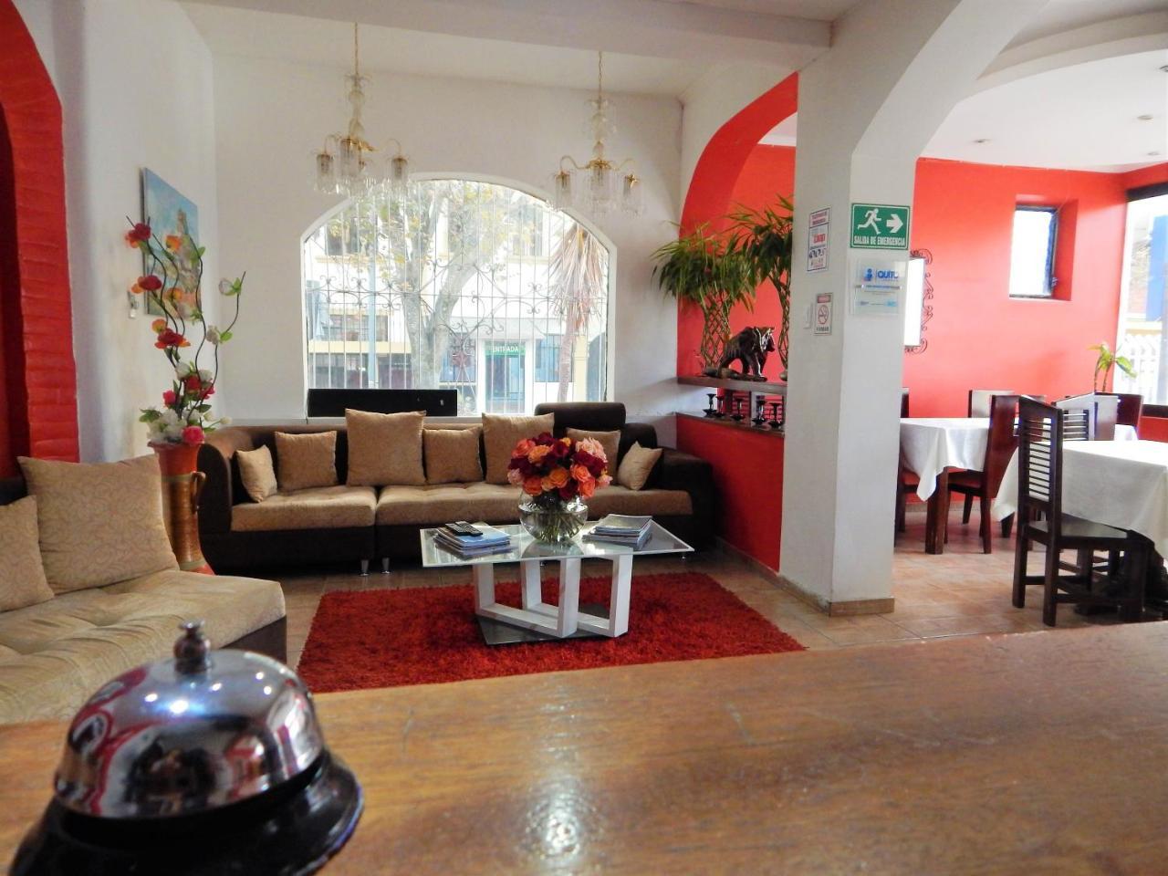 Hostal Imperial Quito Exterior photo