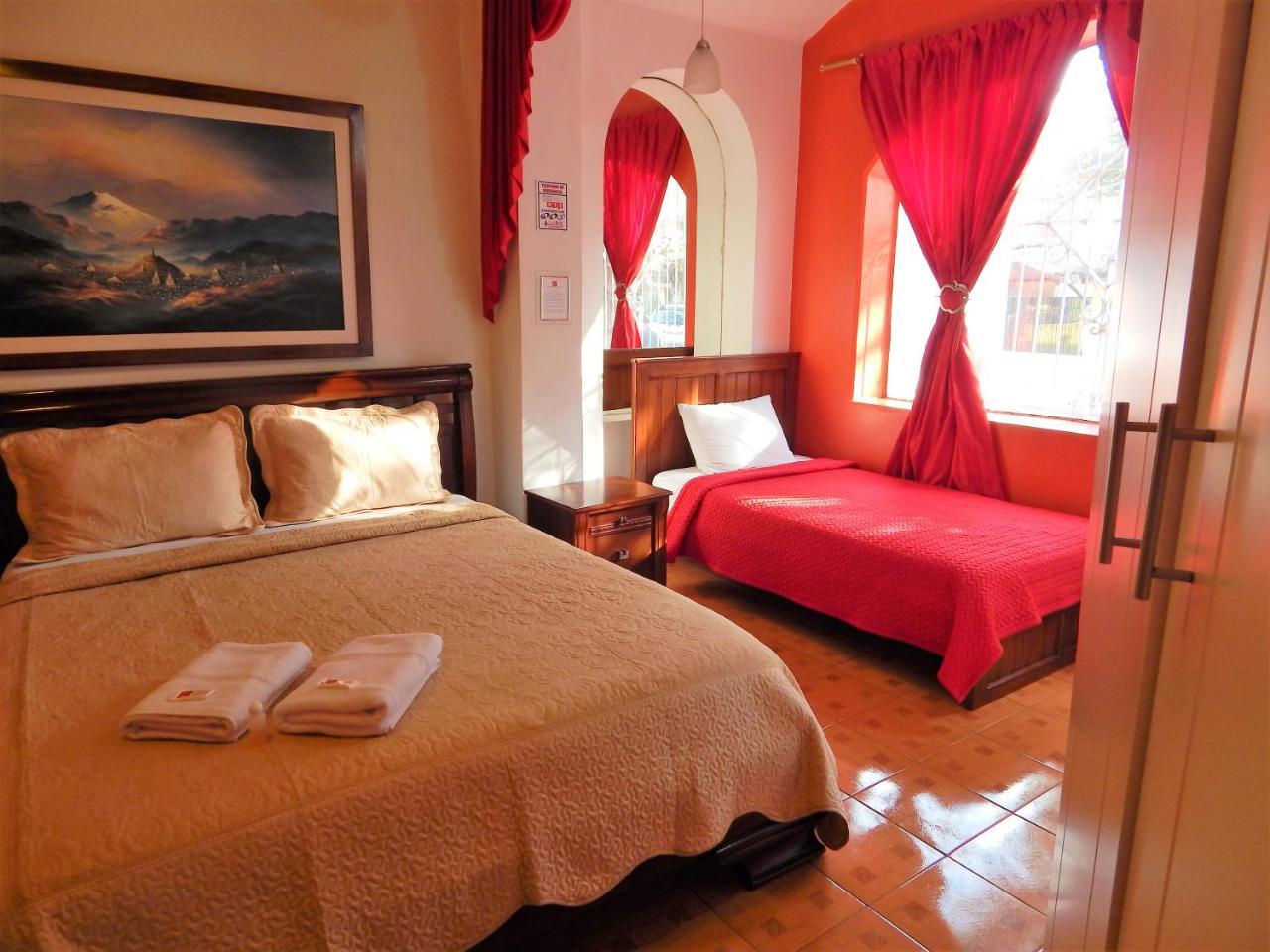 Hostal Imperial Quito Exterior photo