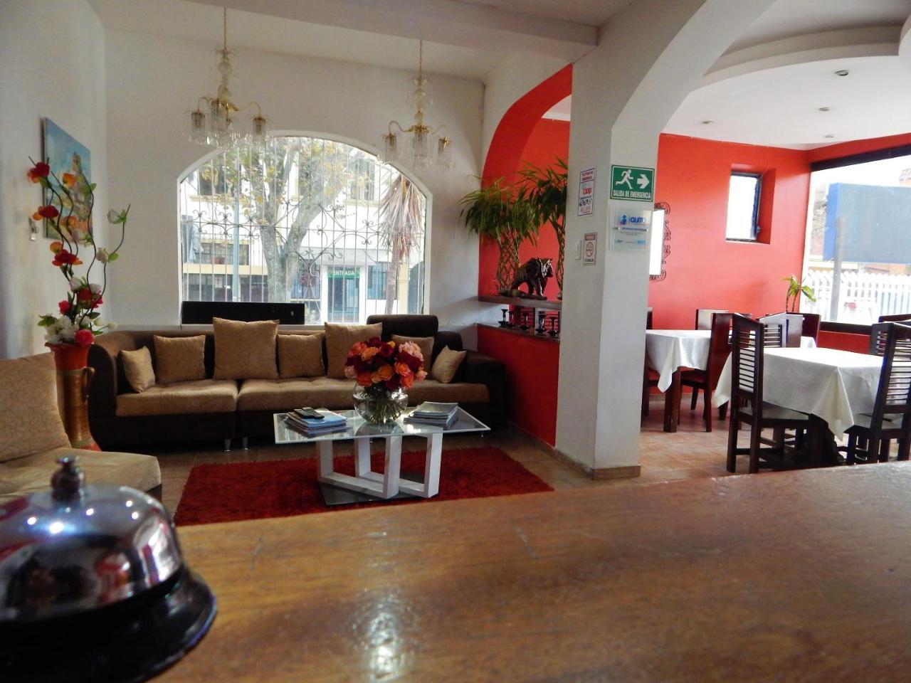 Hostal Imperial Quito Exterior photo